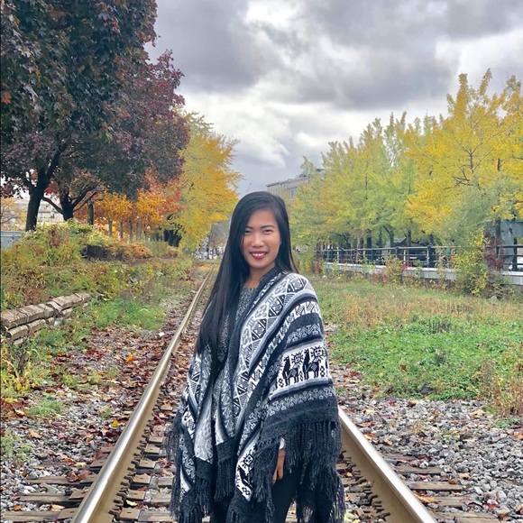 Super cute Poncho. - Picture 5 of 8